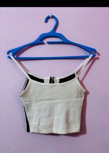 Chic Black &amp; White Zipper Crop Top