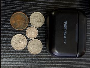 Selling a collection of vintage coins, including B