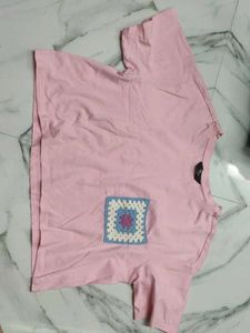 SALE 💰 Pink Tee with Crochet Patch