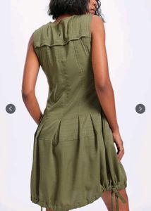 Olive Pleated Sleevesless Balloon Dress 💚