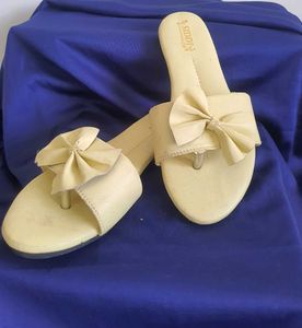 Elegant Butter Yellow Bow Flats