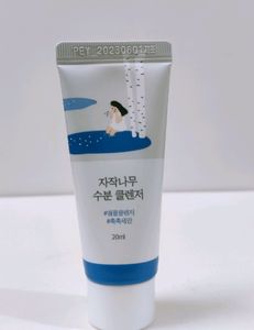 🎀 PRICE DROP (Imported: No. #1 Korean Sunscreen)