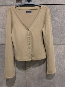 Gap Ribbed V-Neck Button-Up Top