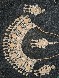 New Peach &amp; Crystal Necklace Set with Mangtika