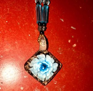 Elegant Blue Flower Pendant Necklace
