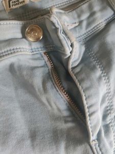 Light Wash Cropped Jeans