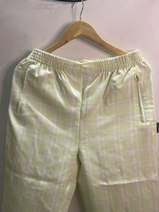 Lightweight Plaid Cropped Pants