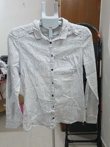 Chic Dotted Button-Up Shirt Mango