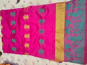 Elegant Rani Pink Kanjivaram-Style Silk Saree with