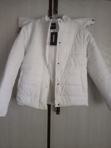 🤍White Puffer Jacket with Fur Hood