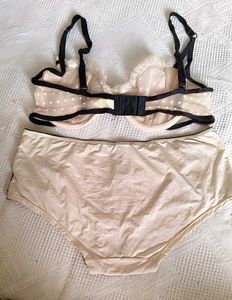 Polka Dot Bra with beautiful brief 👍