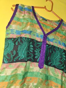 Sleevless Green Kurti