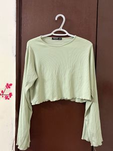 Cute Light Green Cropped Long Sleeve Top