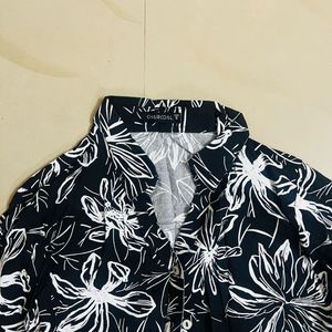 Black &amp; White Floral Print Shirt 😍