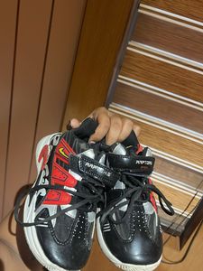 Stylish Black &amp; Red Sports Shoes
