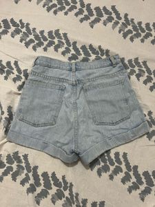 short denim jeans