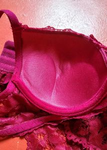 Elegant Lace Strapless Bra