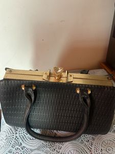 Stylish Textured Handbag