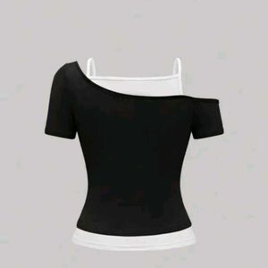 Y2K trendy off shoulder top!!