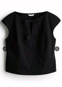 Chic Black Bow Detail Cap Sleeve Top