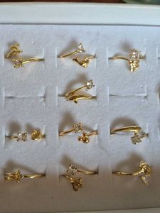 Delicate Gold Rings Set