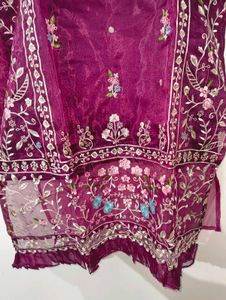 Elegant Embroidered pakistani Kurta Set