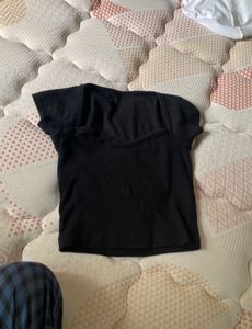 Black Ribbed Cropped Top