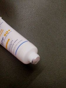 Undry Clinic Hydrating Sunscreen SPF 50+ Broad Spectrum PA+++