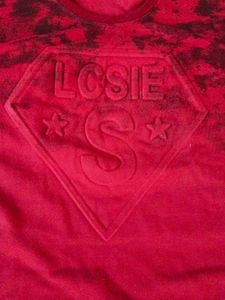 Red Graphic Tee by LOSIE
