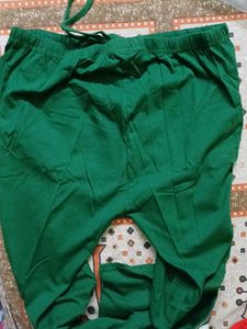 Sold Bottle Green Leggings. Don't Buy..!