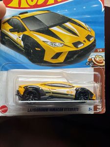 Hot Wheels Lamborghini Hurucan Sterrato [Yellow]