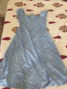 Light Blue Floral Print Midi Dress with Slit