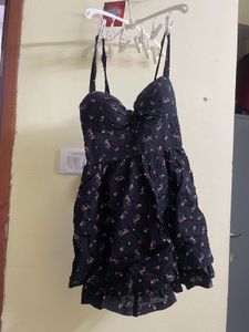H&amp;m Cute Dress With Inbuilt Pads