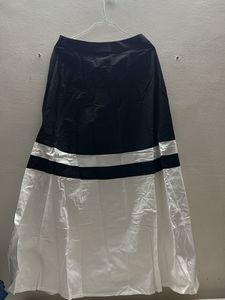 Chic Black and White Striped Skirt