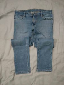 Levi's Light Wash Denim Jeans