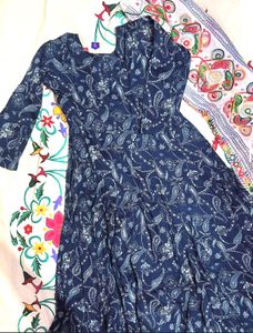 Elegant Blue Paisley Print Kurta