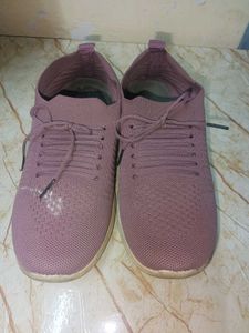 Stylish mauve Sneakers