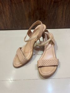 Bata size 6|39 heels