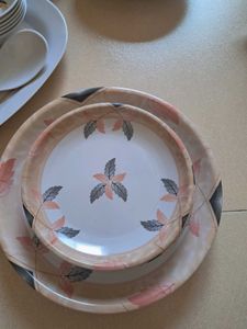 32 piece melamine set