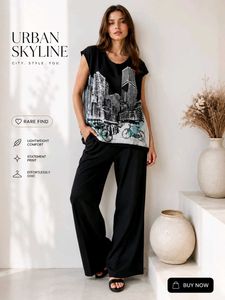 🖤 Urban Skyline Graphic Black Top