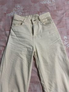combo of High Waisted Wide Leg Jeans &amp; Graphic Tee