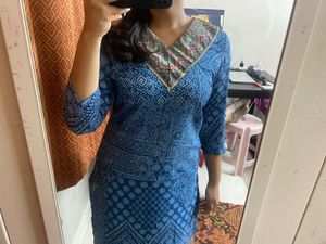 Blue Printed V-Neck Kurta