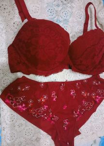 Lace Trimmed pushup Bra and Panty Set