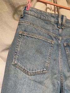 H&amp;M Light Wash Relaxed Fit Jeans
