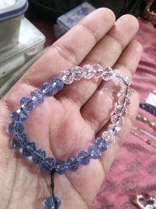 Elegant Pearl Bracelet with Crystal Accents
