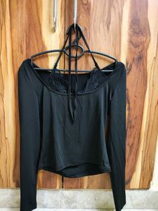 Chic Black Lace Trim Long Sleeve Top