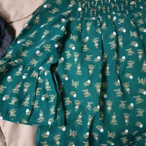 sleves green top