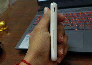 Samsung Feature Phone - Retro Style