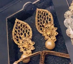 golden netted fancy earrings