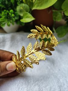 Golden Leaf Design arm cuff